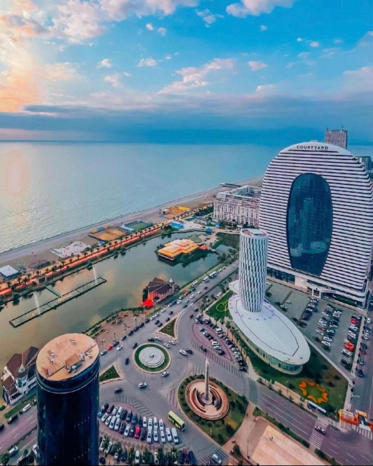 Orbi City Apartment With Sea View Batumi Eksteriør billede
