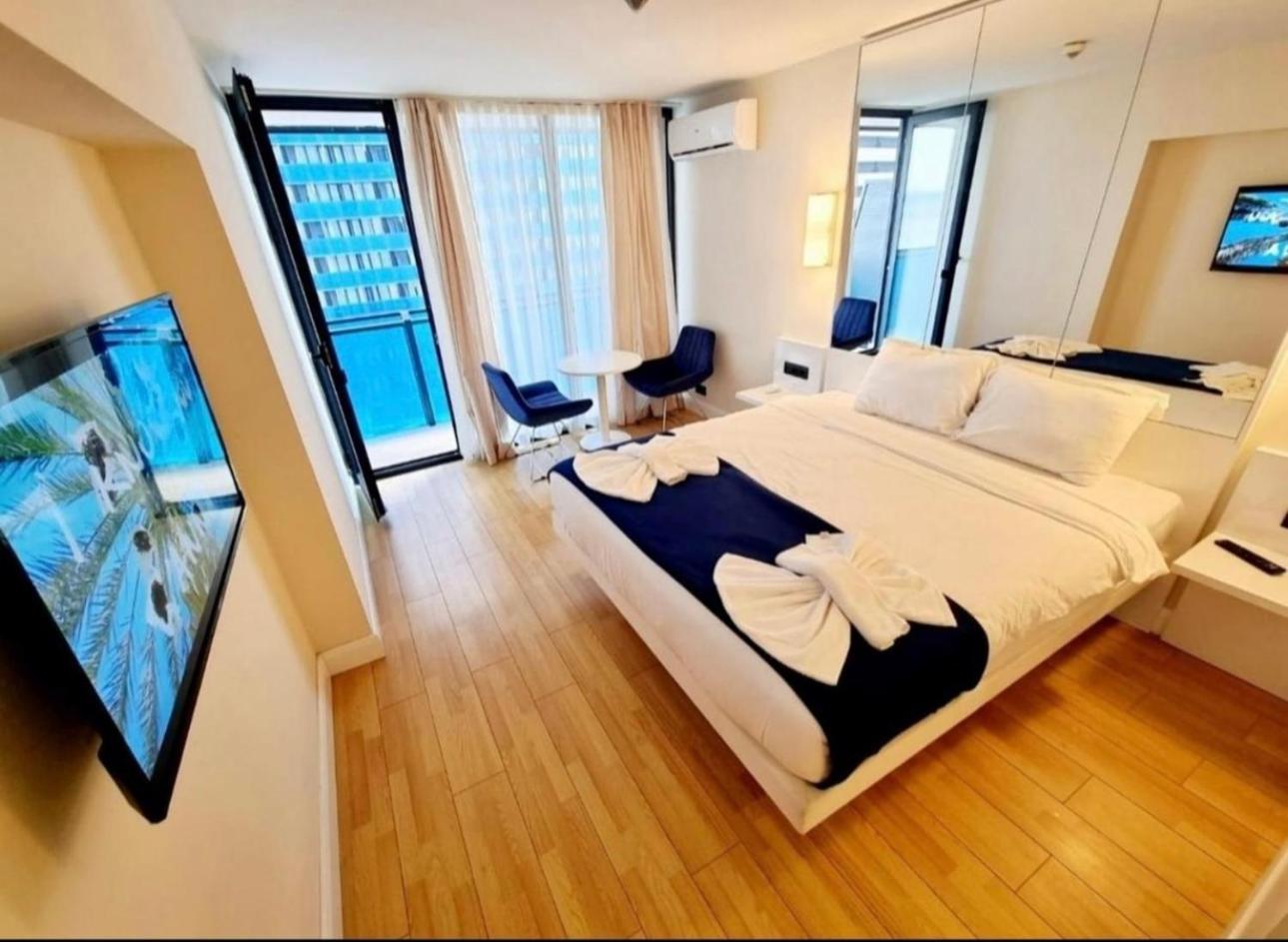 Orbi City Apartment With Sea View Batumi Eksteriør billede