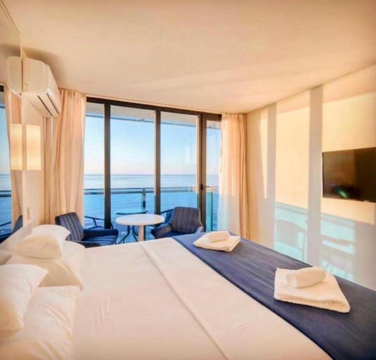 Orbi City Apartment With Sea View Batumi Eksteriør billede