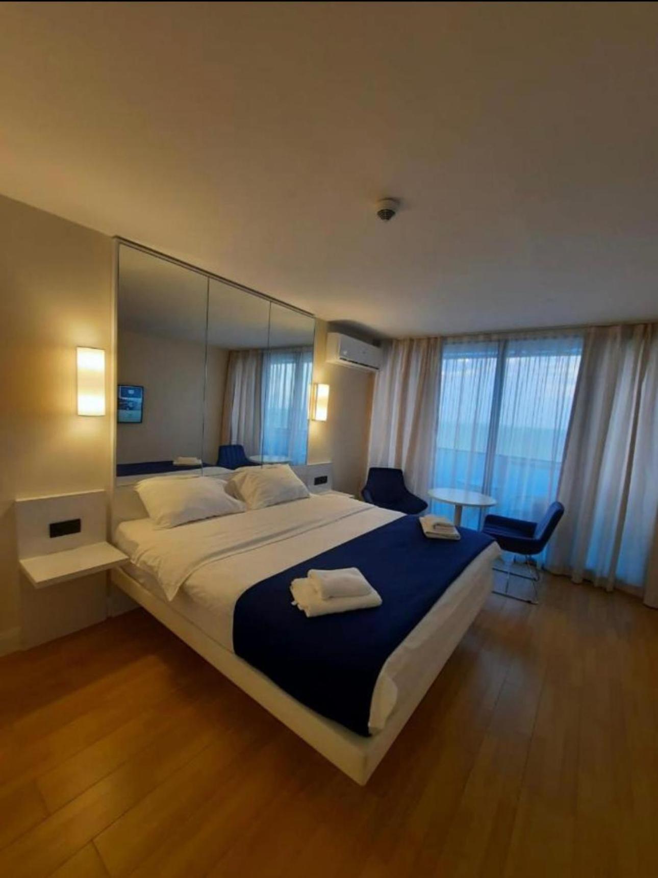 Orbi City Apartment With Sea View Batumi Eksteriør billede