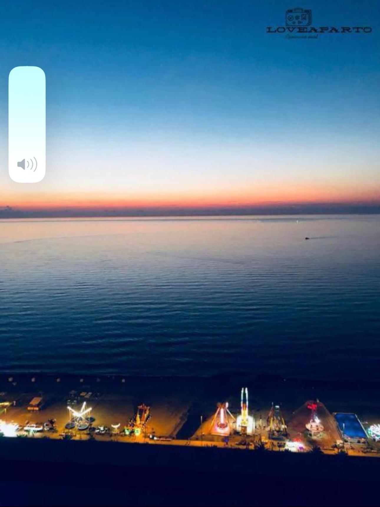 Orbi City Apartment With Sea View Batumi Eksteriør billede