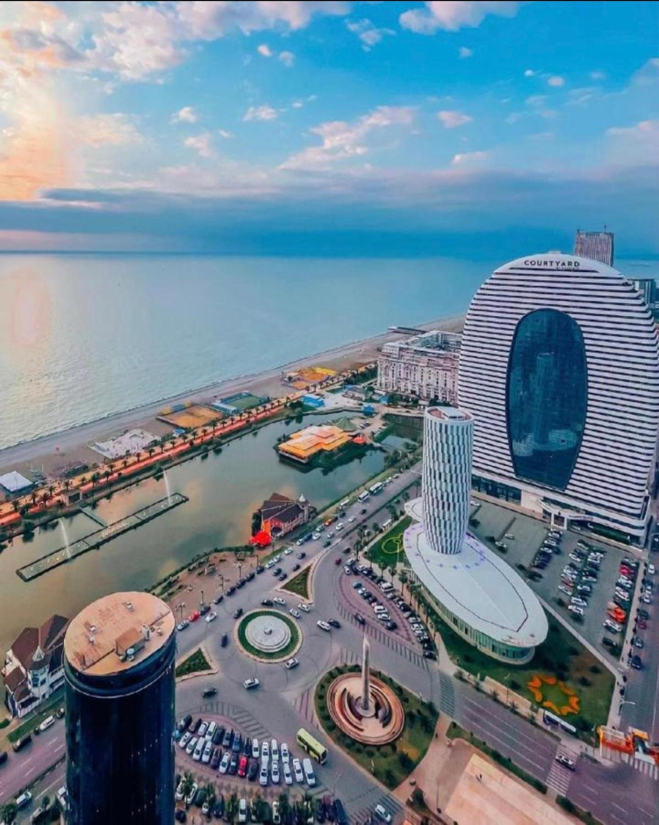 Orbi City Apartment With Sea View Batumi Eksteriør billede
