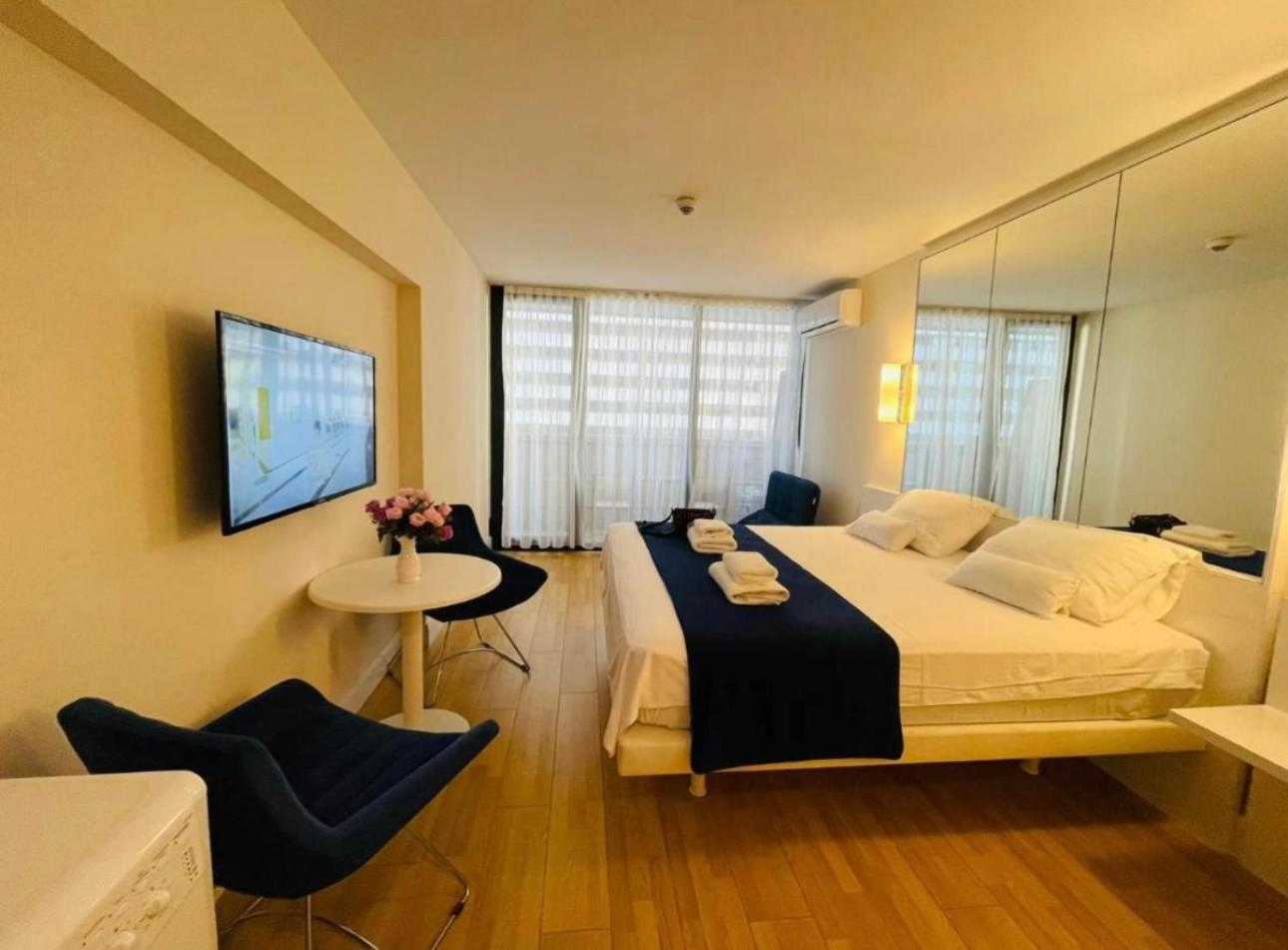 Orbi City Apartment With Sea View Batumi Eksteriør billede