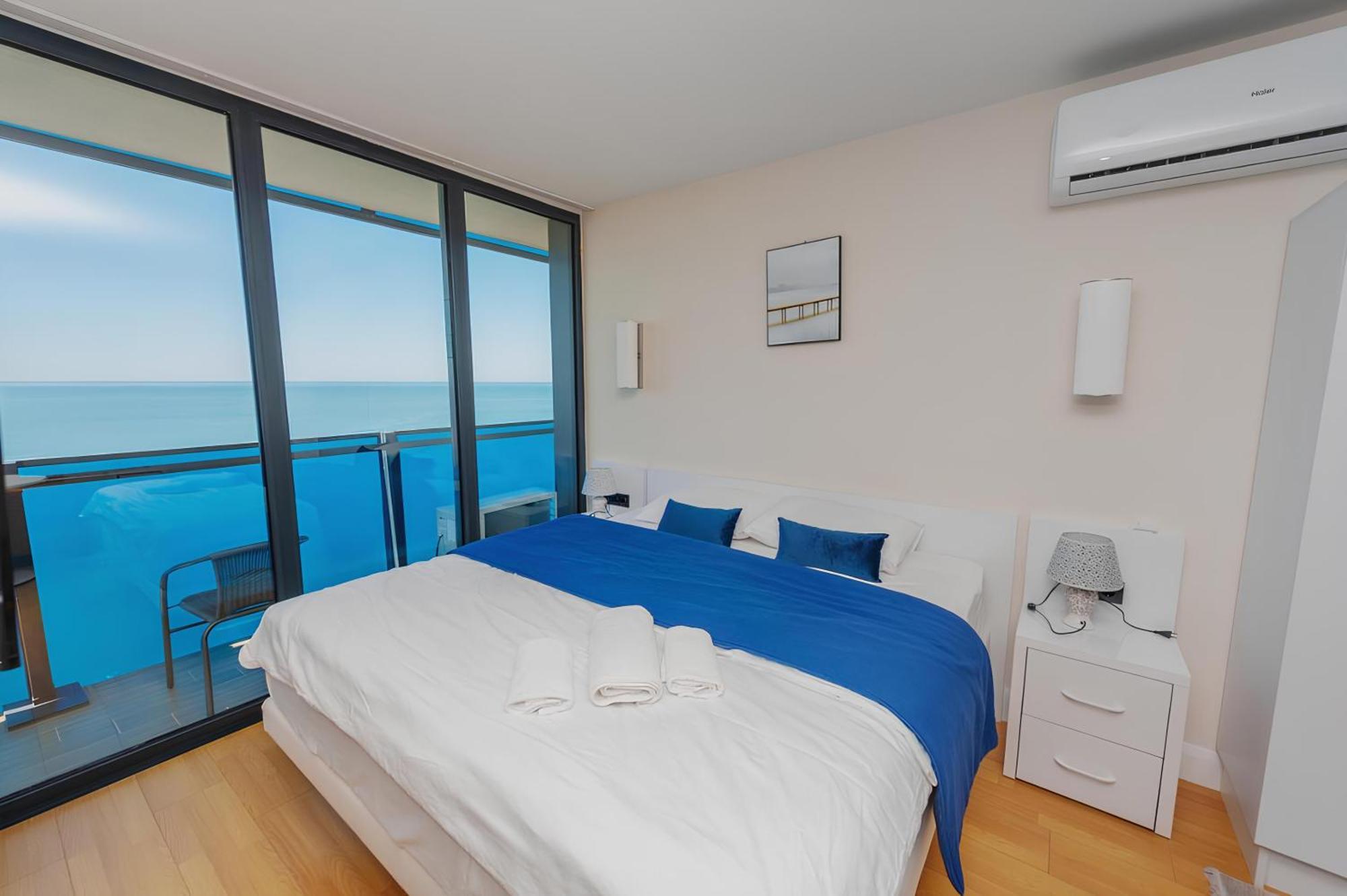 Orbi City Apartment With Sea View Batumi Eksteriør billede